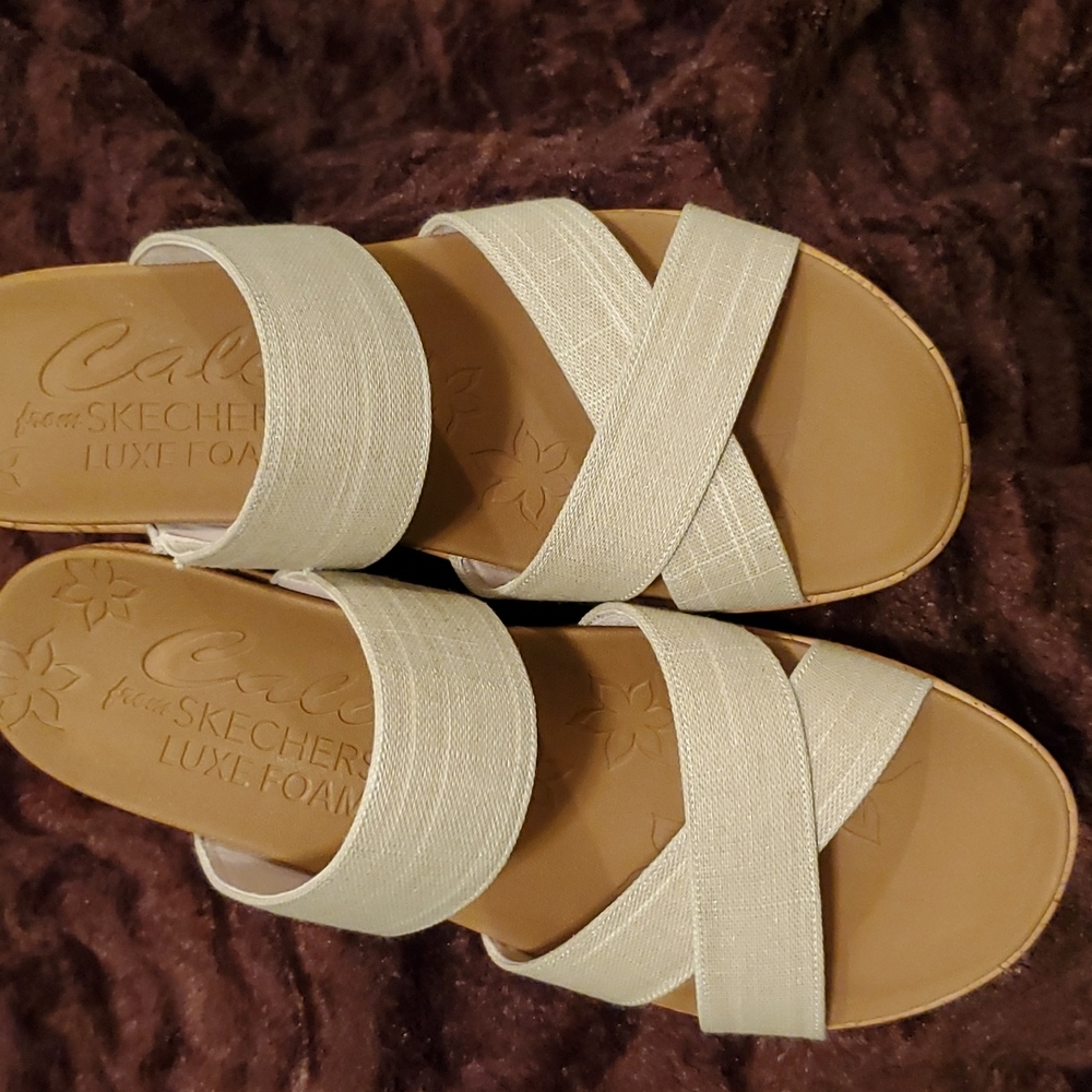 NWT- Cali Skechers - Luxe Foam Wedges